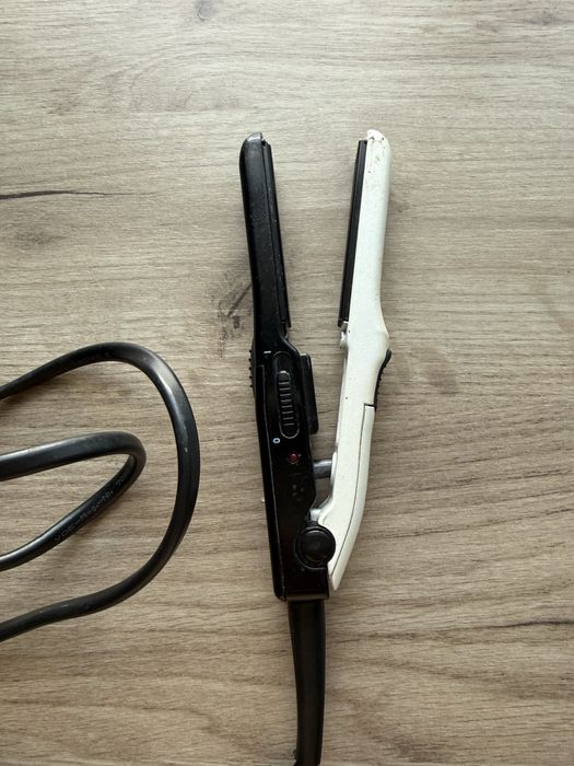 Продам плойку BaByliss міні для гофре.