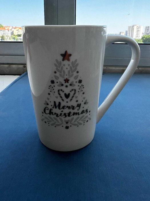 Caneca grande como motivos de Natal