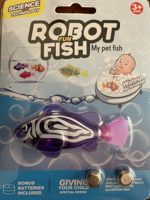 Робо рибка при зануренні у воду включається,