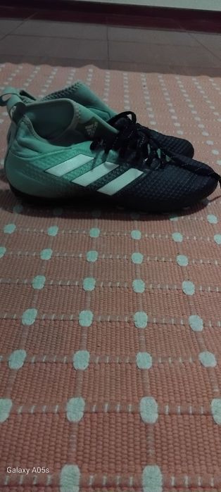Chuteira Adidas como nova