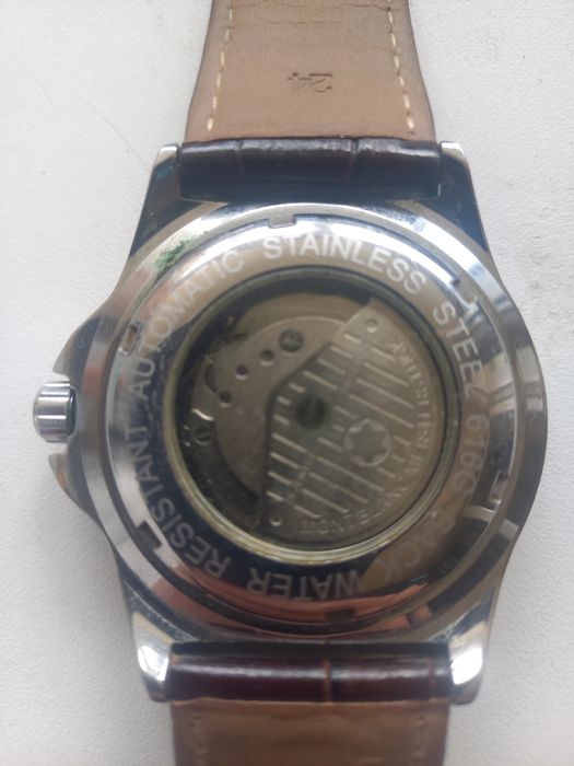 Продам часы мужские MontBlanc
