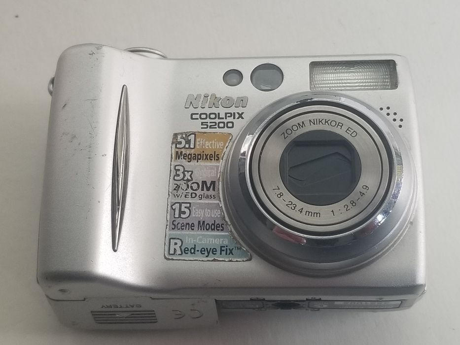 Фотоаппарат Nikon  E5200  (Nikon)