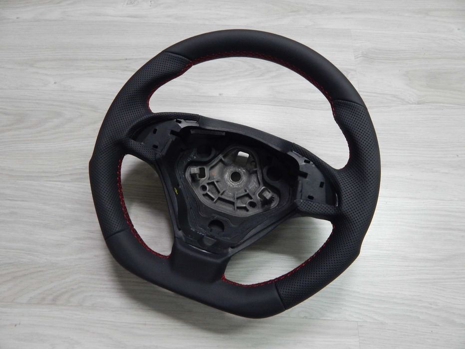Fiat Bravo II 07-09r. - kierownica pod multi skóra sport czerwona nić