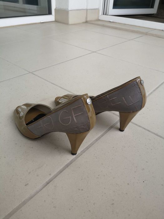 GF FERRE Gianfranco Ferre buty włoskie szpilki czółenka skórzane r.39
