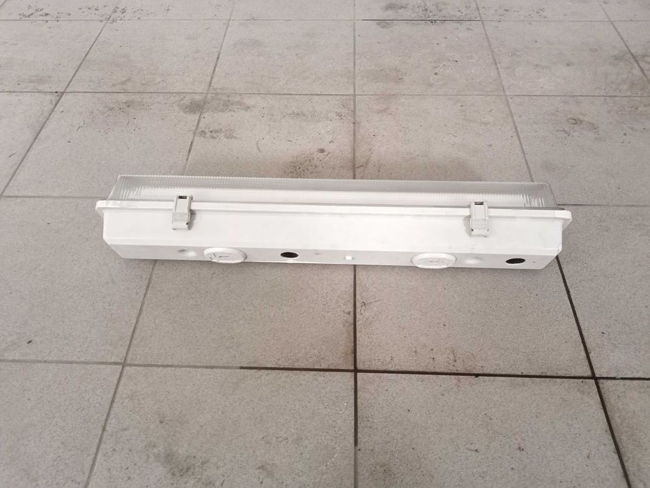 Lampa długość 66 cm