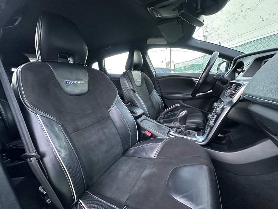 Volvo V40 1.6 D ‘ R-Design ‘   GARANTIA