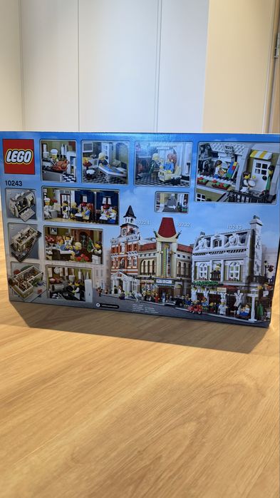 LEGO Creator Expert 10243 - Restauracja Paryska