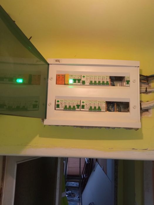 Usługi elektryczne, montaż instalacji, naprawa awarii