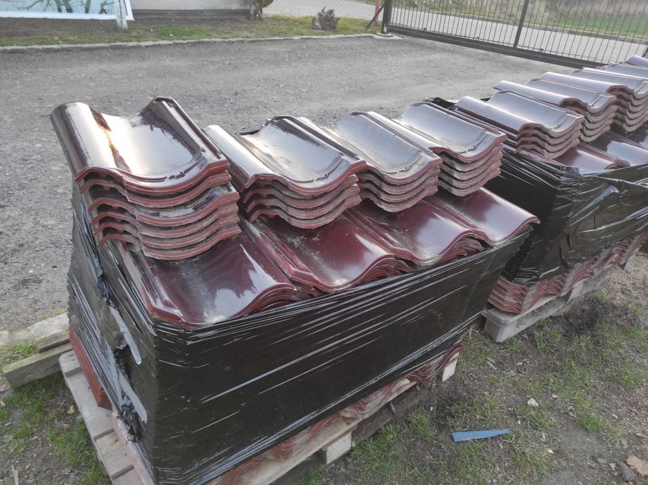 Dachówki koramic ciemna wiśnia