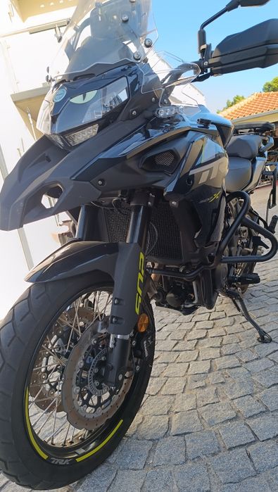 Benelli TRK 502X  - 2025 - NOVA - 2000 km - c/Malas