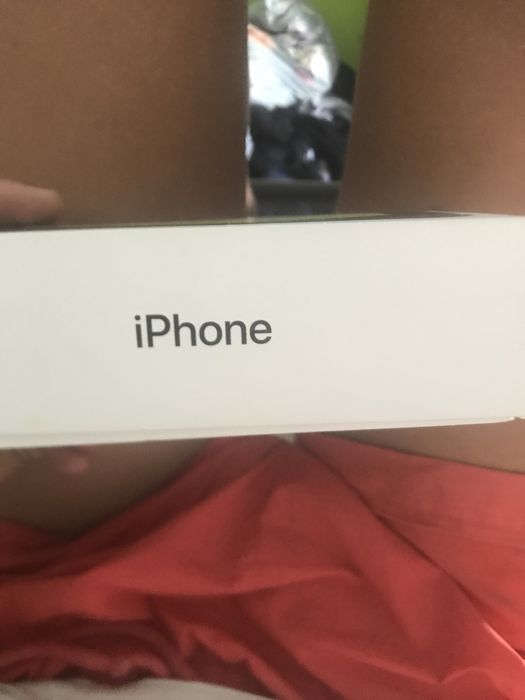 Caixa de iphone SE 128 GB