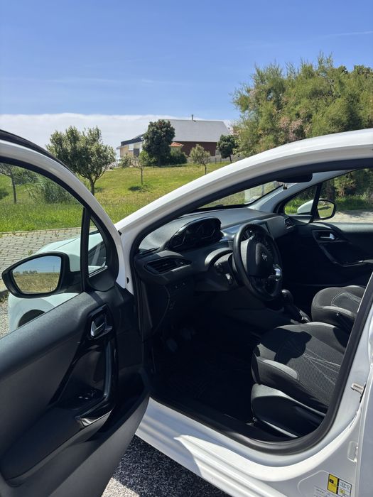 Peugeot 208 1.4 HDi 2014