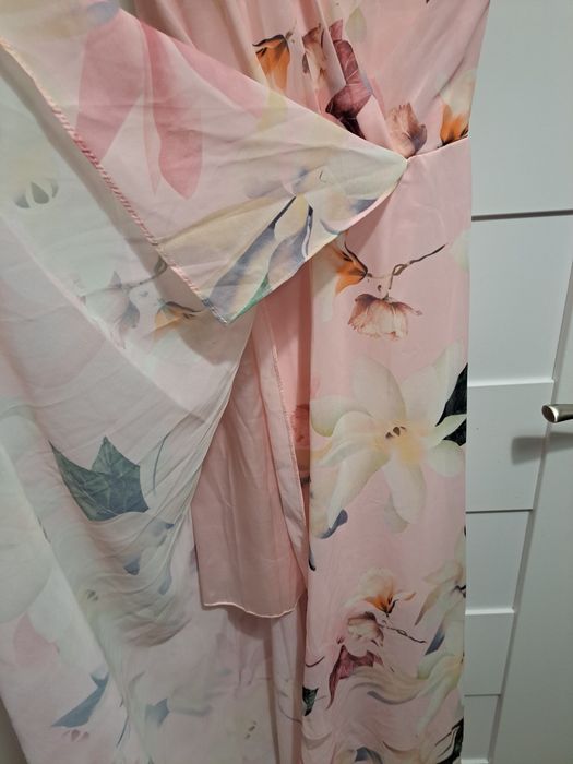 Sukienka w kwiaty