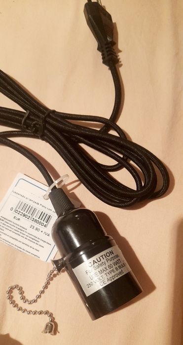 2 Suspensões extensão para lâmpada com corrente. 3 metros. Nova, aprov