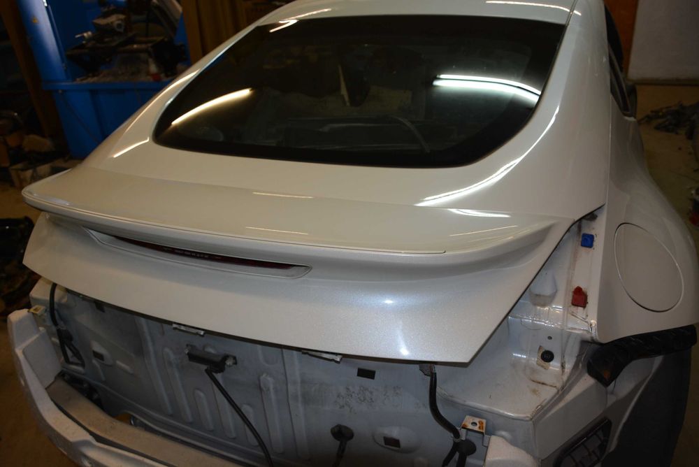 Nissan 370Z NISMO V2 klapa bagażnika spoiler lotka ducktail