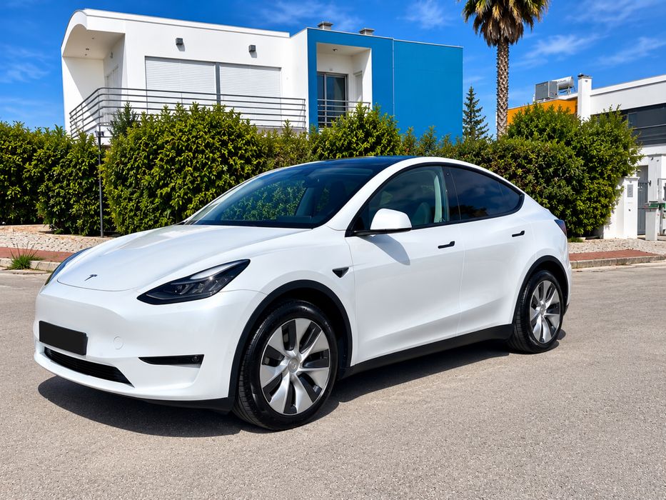 Tesla Model Y 2023 Standard Range