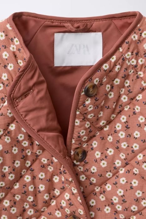 Нейлонова стьобана куртка з квітковим принтом zara 2-3 роки  98см