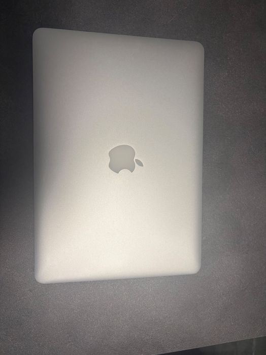 MacBook Air 2017 rok 8GB pamięc 120 gb