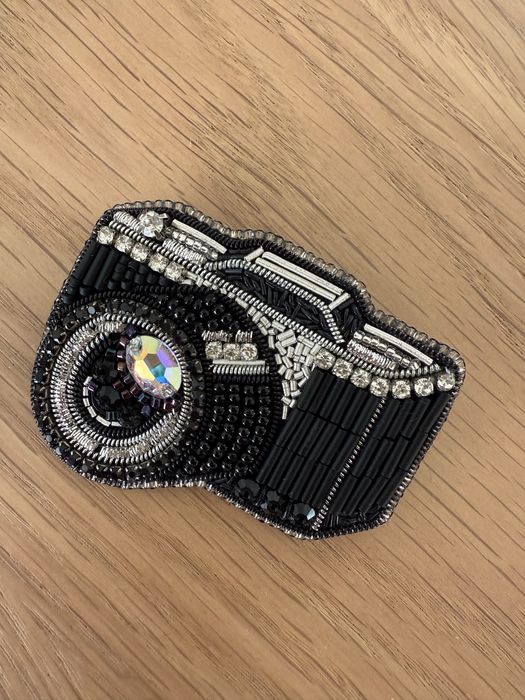 Брошка у формі фотоапарату, фотоапарат подарунок для фотографа