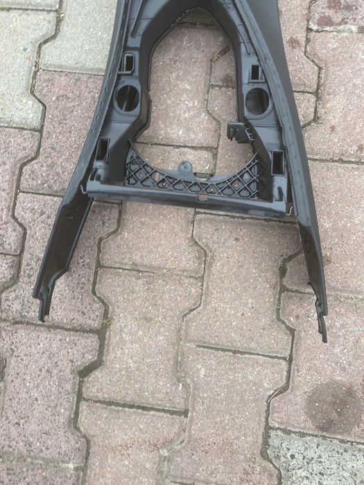Podłokietnik BMW E90 E91 E92 Europa