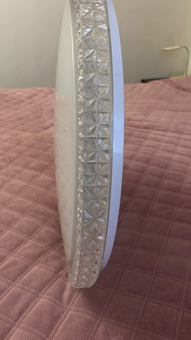 Продам светильник потолочный