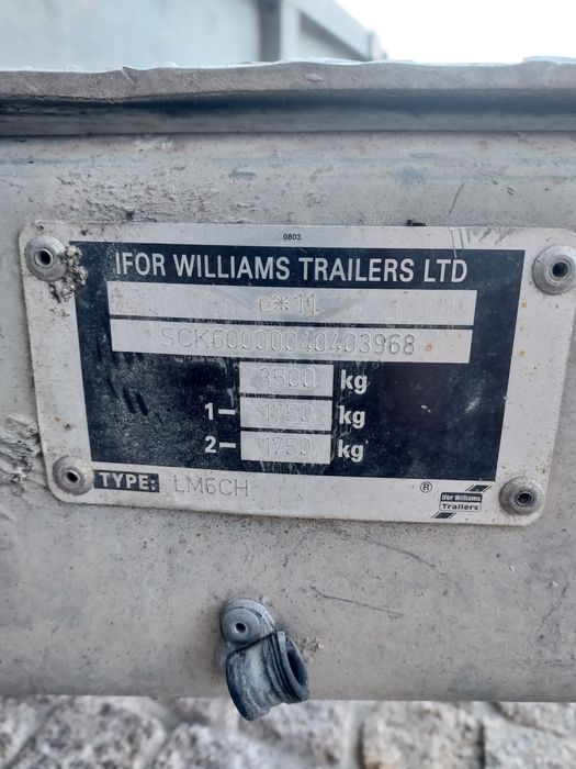 Vendo reboque porta máquinas