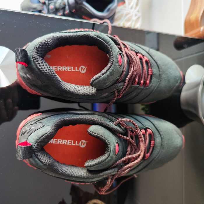 Tênis Merrell novos