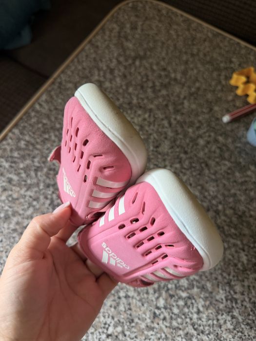 Дитячі сандалі сабо adidas 26