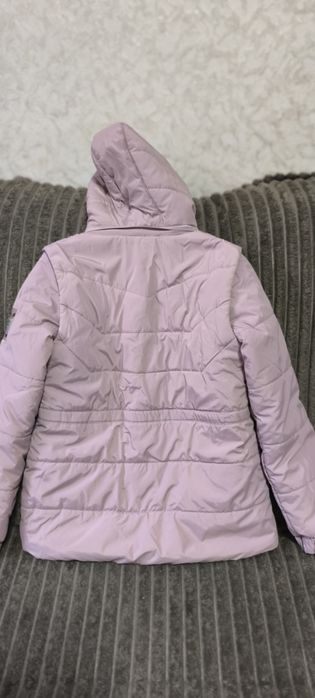 Вітровка на дівчинку