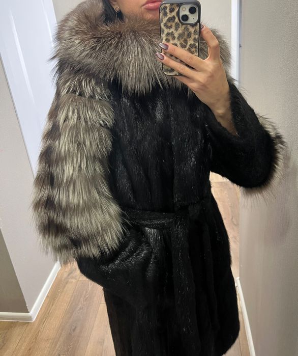 Натуральная шуба из чернобурки и нутрии