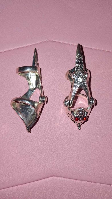 Aneis e colares de caveira