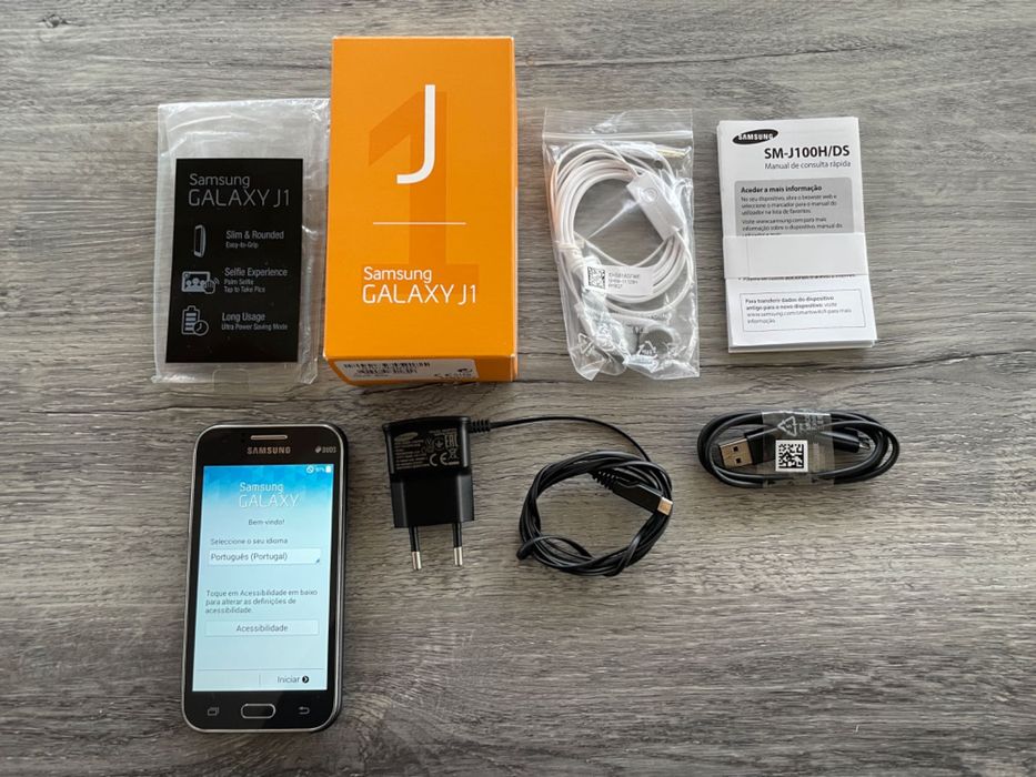 Samsung Galaxy J1 Dual SIM