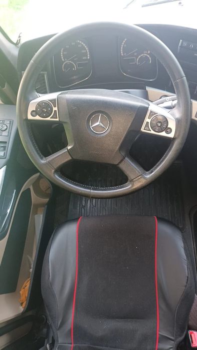 Vendo Mercedes Actros 1845+jogo adicional de pneus (extra).