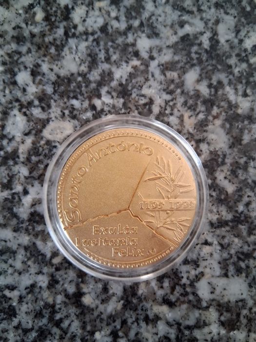 Medalha Prata Fina Banhado a Ouro