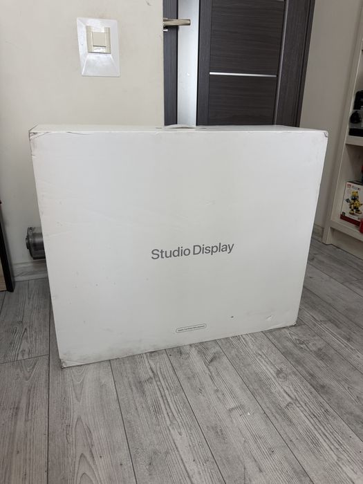 Apple Studio Display A2525 27" 5K Retina with Tilt- and height-adjustable stand / Nano-texture glass