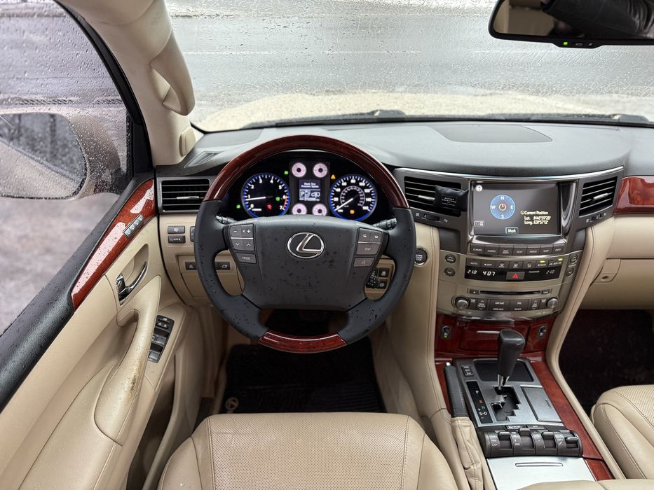Lexus LX 570, повністью обслугований, в рідній фарбі