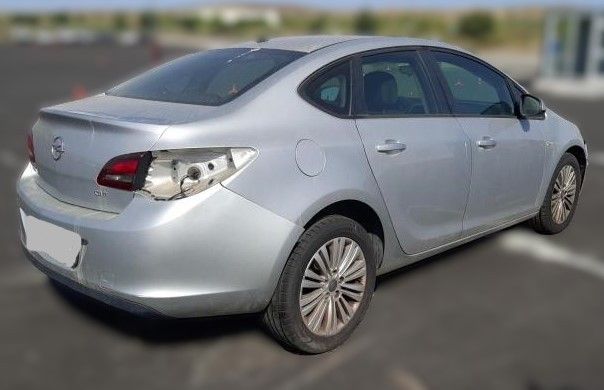Peças Opel Astra J Saloon 2012 A 2016