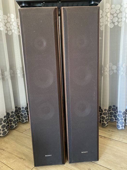 Zestaw głośnikow oraz amplituner i odtwarzacz DVD