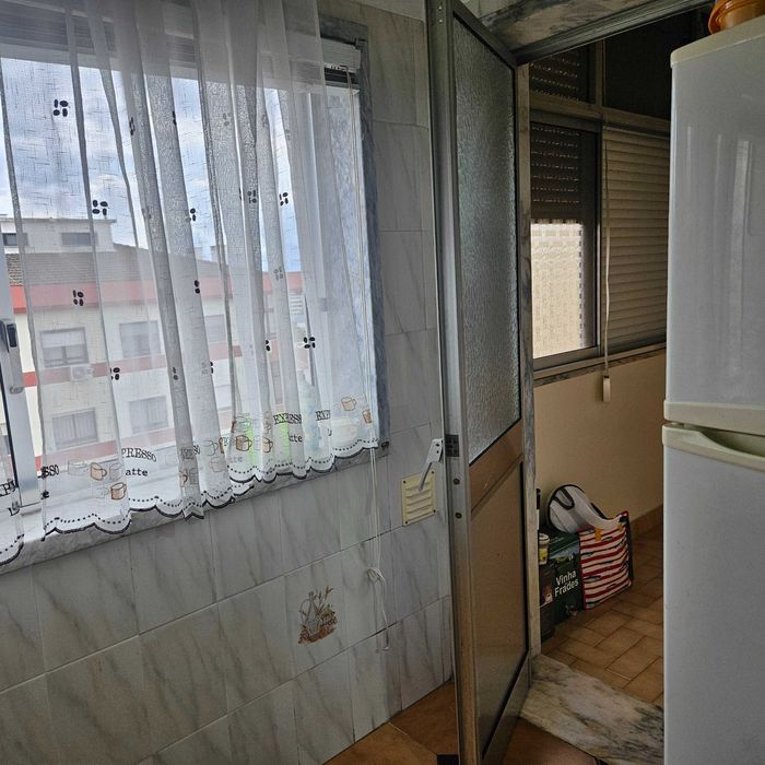 Quarto para arrendar