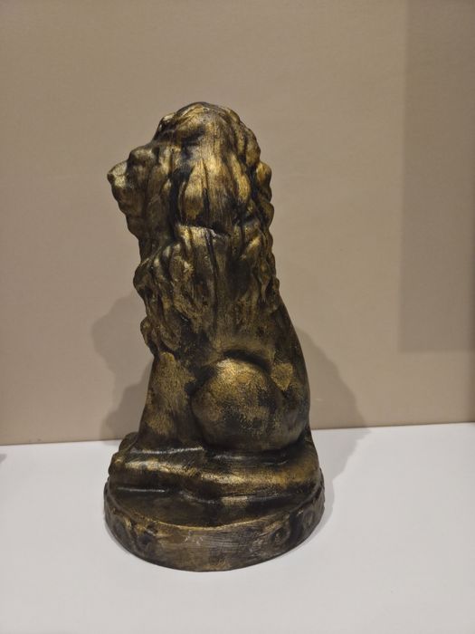 Skarbonka w kształcie lewa