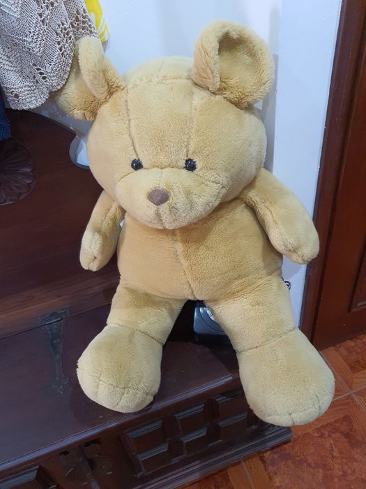 Selling a children's plush bear.