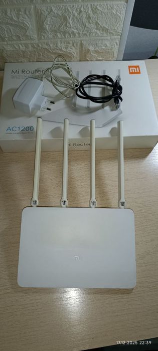 Роутер WiFi Xiaomi AC1200  5 і 2.4 Ггц+кабель для повебанка