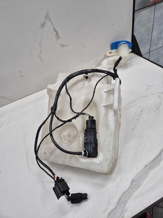 vw golf V VI AUDI A3 8P altea zbiornik zbiorniczek spryskiwaczy pompka