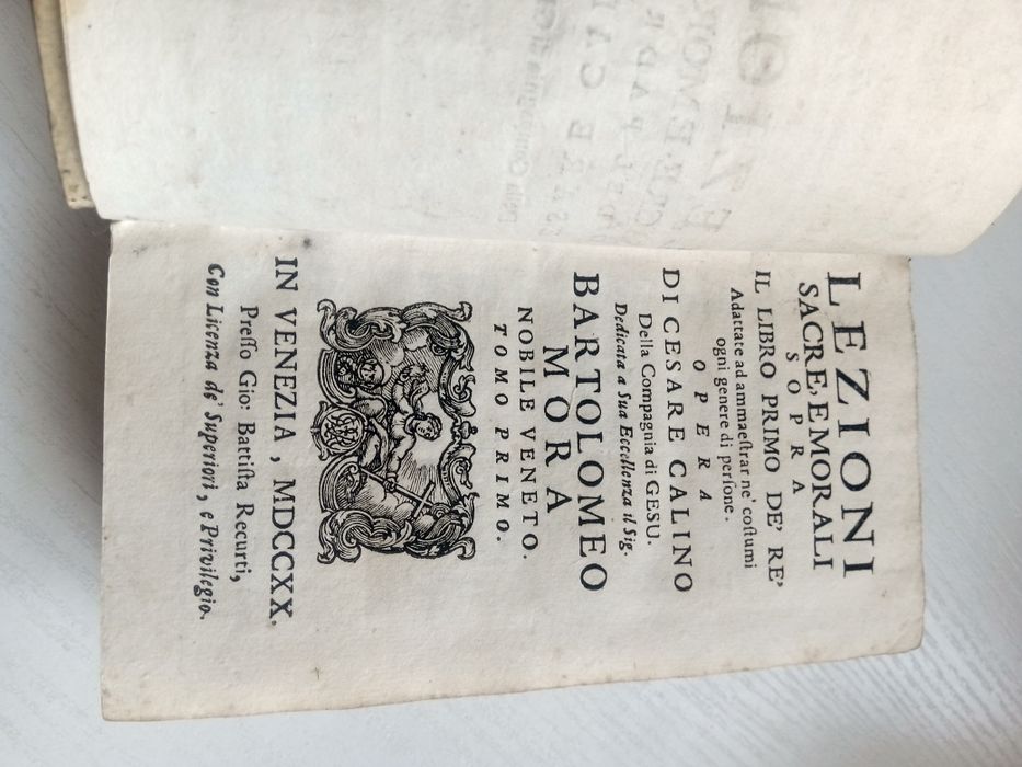Книга 1720 года. Священно-нравственные уроки церкви. Редкость.
Издана