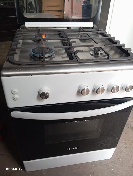 fogão becken  bom estado 85x60x60,todo. Gás de botija