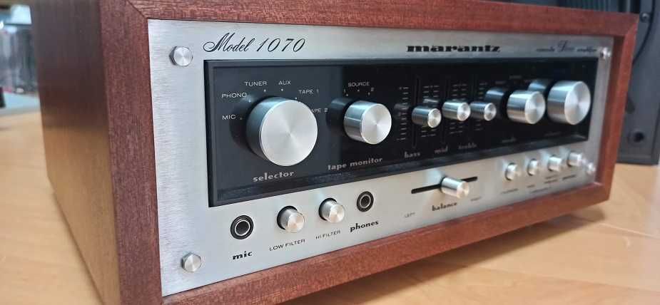 Amplificador Marantz 1070