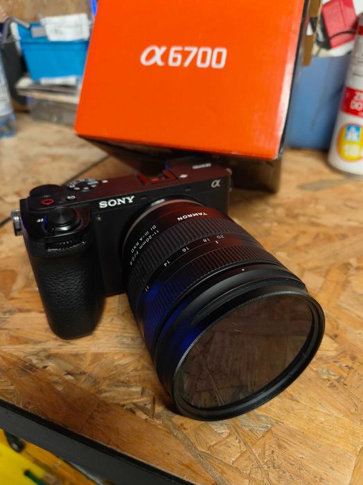 Sony a6700 plus Sigma 18 50 lub tamron 11/20