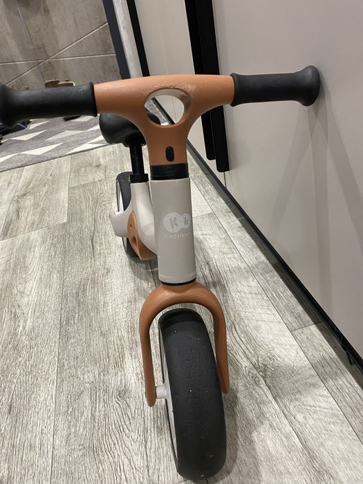 Біговел Kinderkraft TOVE