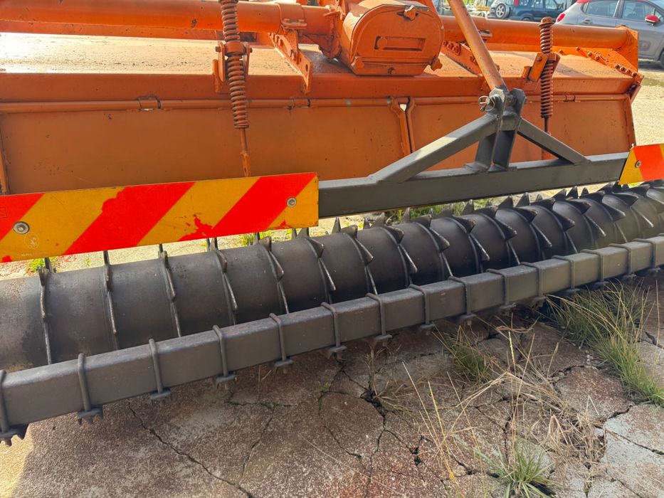 Rotofresa com facas novas