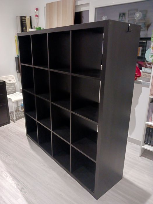 Movel KALLAX 147x147cm
Estante, pret-cast, 147x147 cm